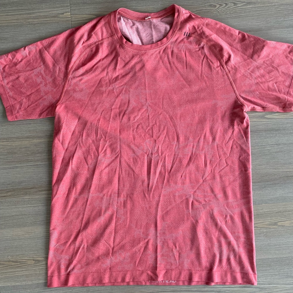 Lululemon mens tee shirt size large salmon